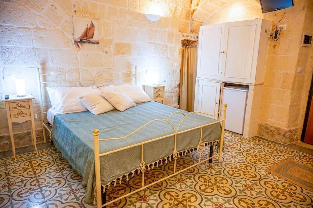 Borgo Antico-Centro Storico Casa Ventosa Apartment Oria  Bagian luar foto