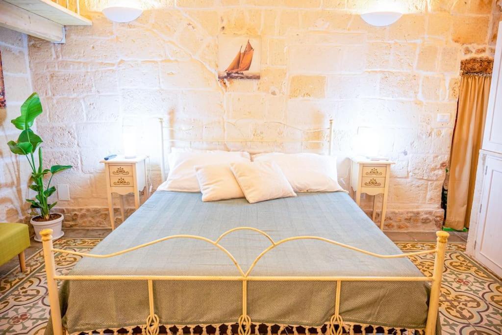 Borgo Antico-Centro Storico Casa Ventosa Apartment Oria  Bagian luar foto