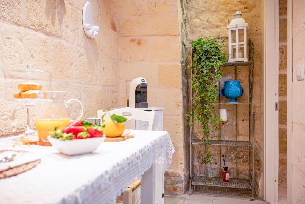 Borgo Antico-Centro Storico Casa Ventosa Apartment Oria  Bagian luar foto