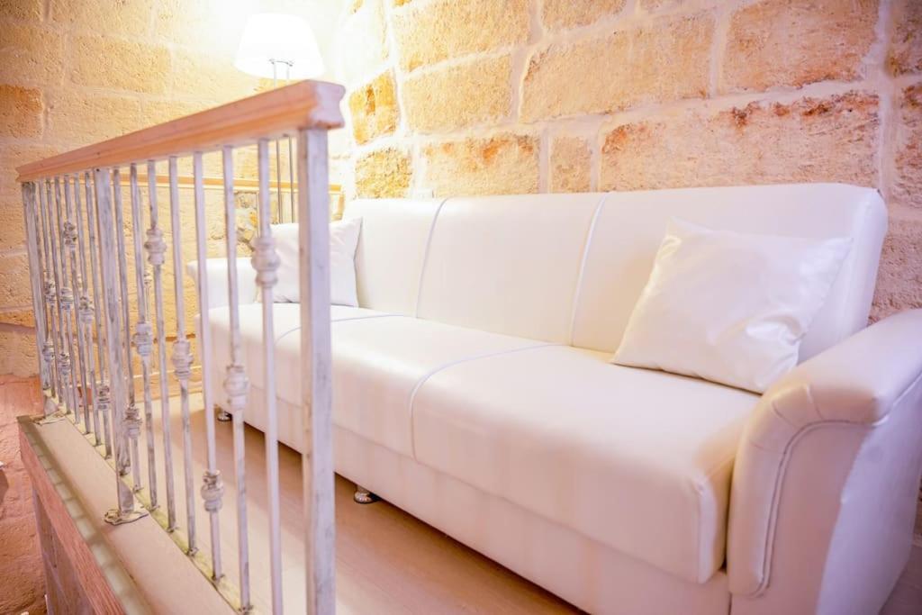 Borgo Antico-Centro Storico Casa Ventosa Apartment Oria  Bagian luar foto