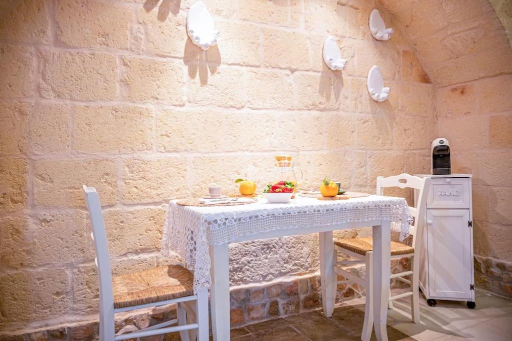 Borgo Antico-Centro Storico Casa Ventosa Apartment Oria  Bagian luar foto